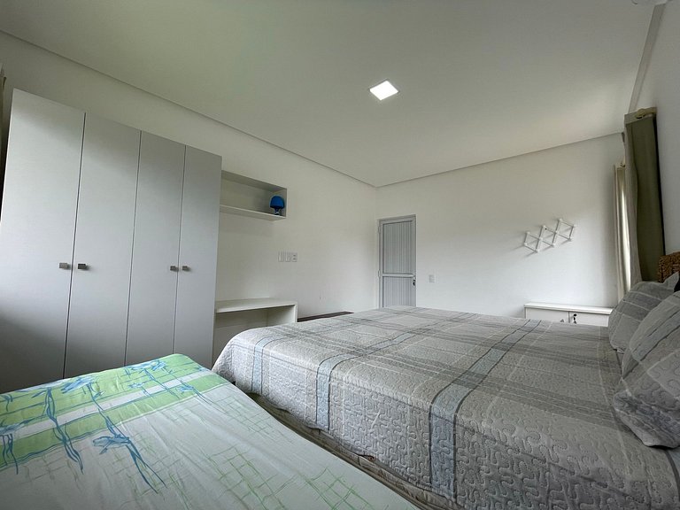 Casa na Praia do Coqueiro "Pé na areia" com vista privilegia