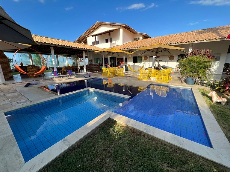Casa na Praia do Coqueiro "Pé na areia" com vista privilegia